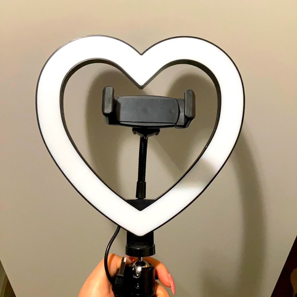 HEART SHAPED RING LIGHT